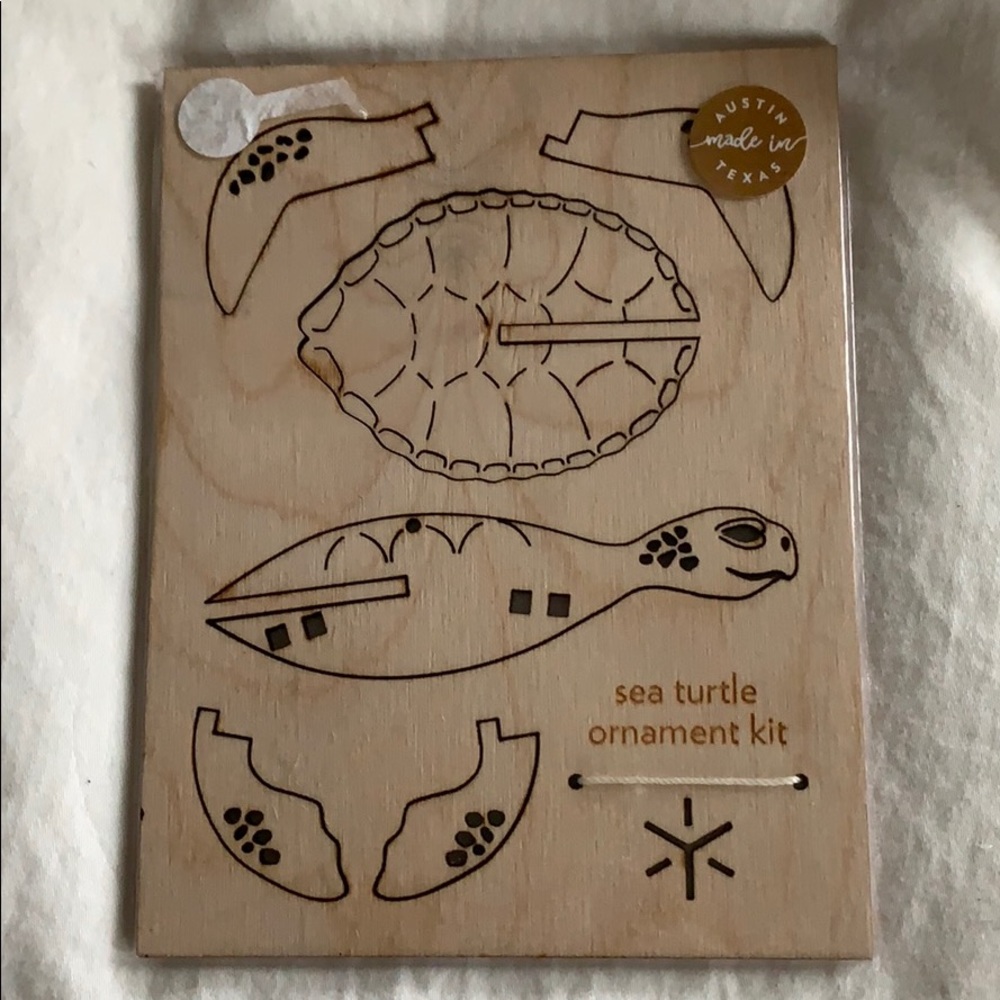 NIP Wooden Sea Turtle Ornament 4in